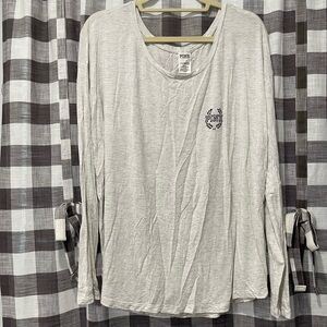 PINK Victoria's Secret Light Gray Long Sleeve Tee